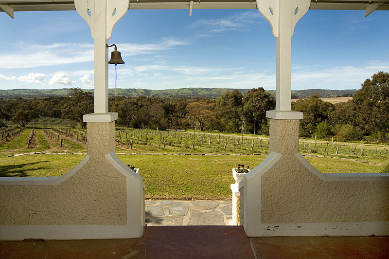 STUNNING FAMILY HOME Picture 2