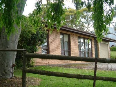 A RURAL LIFESTYLE PROPERTY WITH SOME SERIOUS SHEDDING Picture