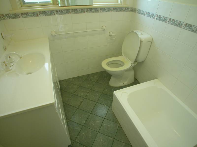 PHOTO ID REQUIRED FOR ALL INSPECTIONS - PICTURE PERFECT AND GARDENER INCLUDED Picture 3