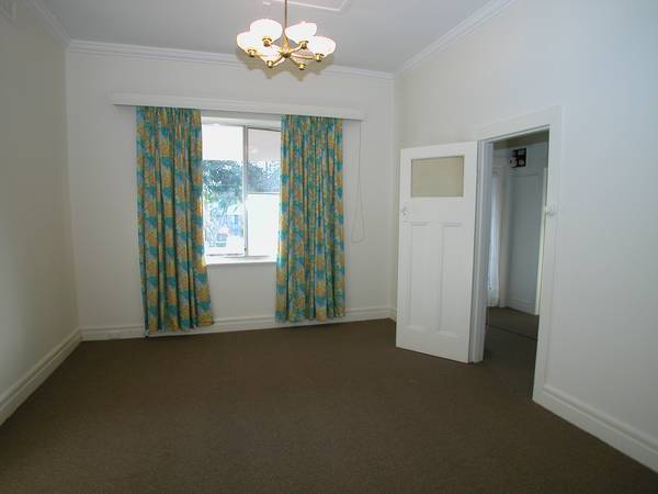 PHOTO ID REQUIRED FOR ALL INSPECTIONS - Balwyn High School Zone Picture 2