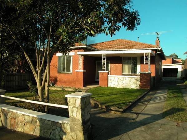 PHOTO ID REQUIRED FOR ALL INSPECTIONS - Balwyn High School Zone Picture 1