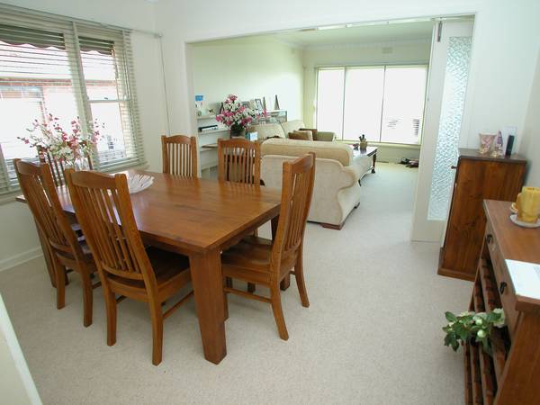 PHOTO ID RQUIRED FOR ALL INSPECTIONS - PARTIALLY FURNISHED 3 BEDROOM HOME IN THE BALWYN HIGH SCHOOL ZONE. Picture