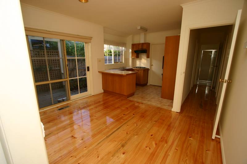 Balwyn High School Zone - Immaculate Unit Picture 3