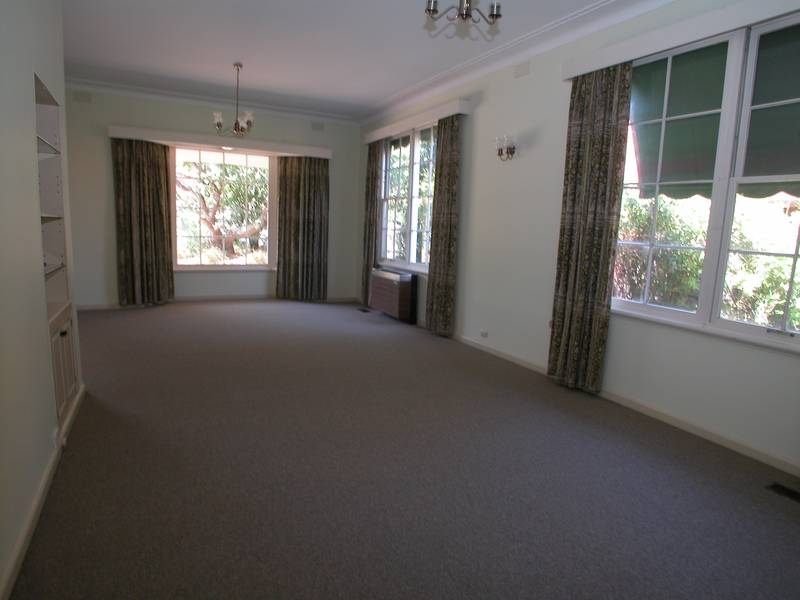 PHOTO ID REQUIRED FOR ALL INSPECTIONS - Kew Picture PHOTO ID REQUIRED FOR ALL INSPECTIONS - Kew Picture