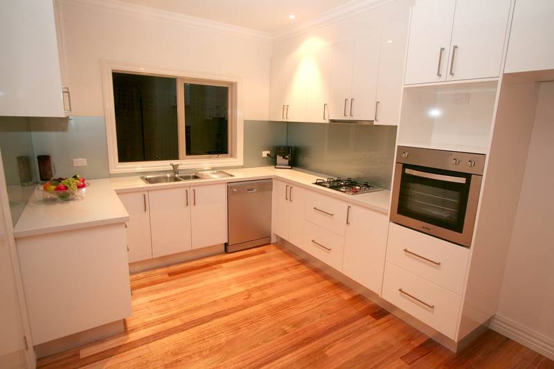 BRAND NEW FAMILY HOME Picture 1