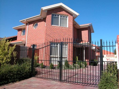 Beautiful Town House in Balwyn High School Zone Picture