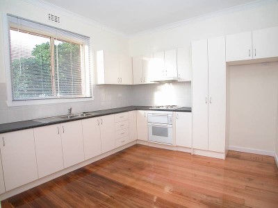 PHOTO ID REQUIRED FOR ALL INSPECTIONS - Charming Renovated Home Picture