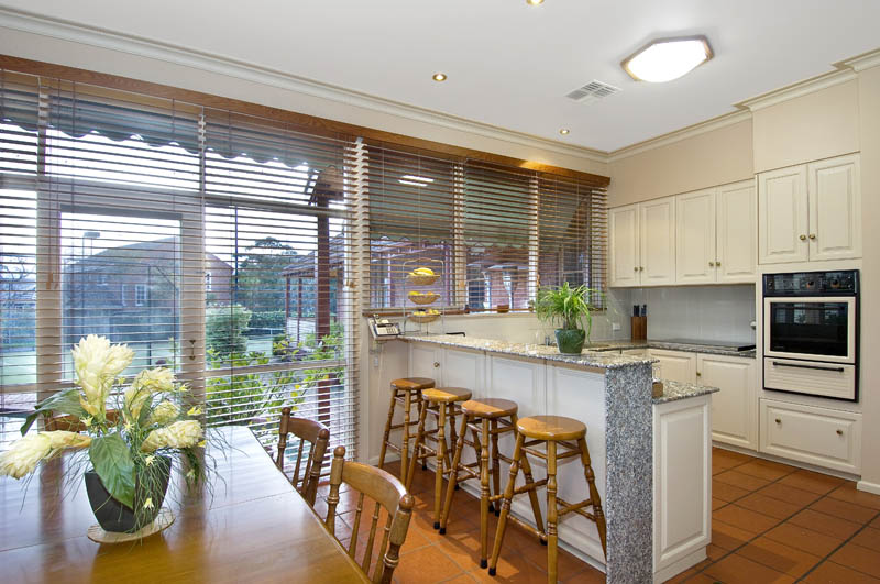 GRACE & SPACE IN CANTERBURY (Incl. Tennis Court, Pool & Garden Maintenance) Picture