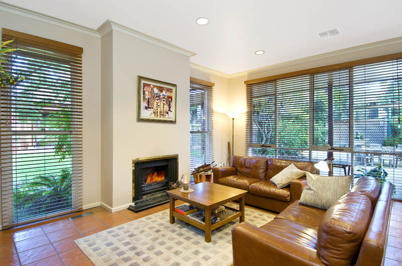 GRACE & SPACE IN CANTERBURY (Incl. Tennis Court, Pool & Garden Maintenance) Picture