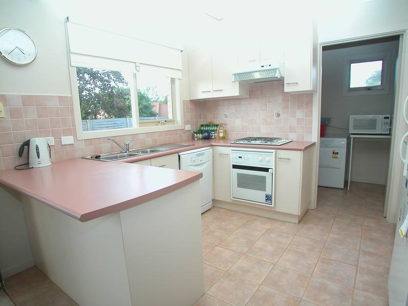 Large Three Bedroom Unit Picture 2