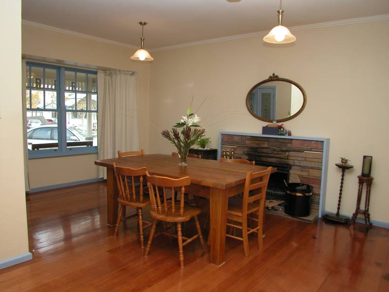 WELL PRESENTED FAMILY HOME Picture