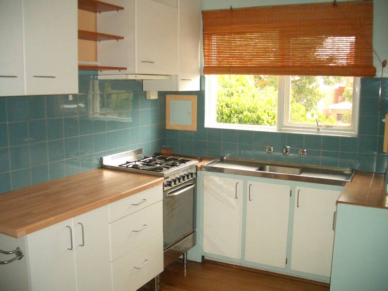 PHOTO ID REQUIRED FOR ALL INSPECTIONS - Spacious 2 bedroom Apartment Picture 1