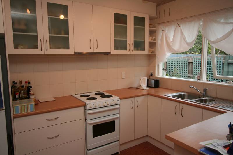 THREE BEDROOM TOWNHOUSE CLOSE TO SHOPS, HOSPITAL AND FREEWAY Picture 1