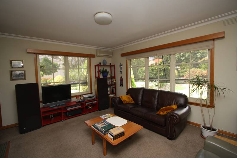 Charasmatic 2 bedroom unit Picture 2