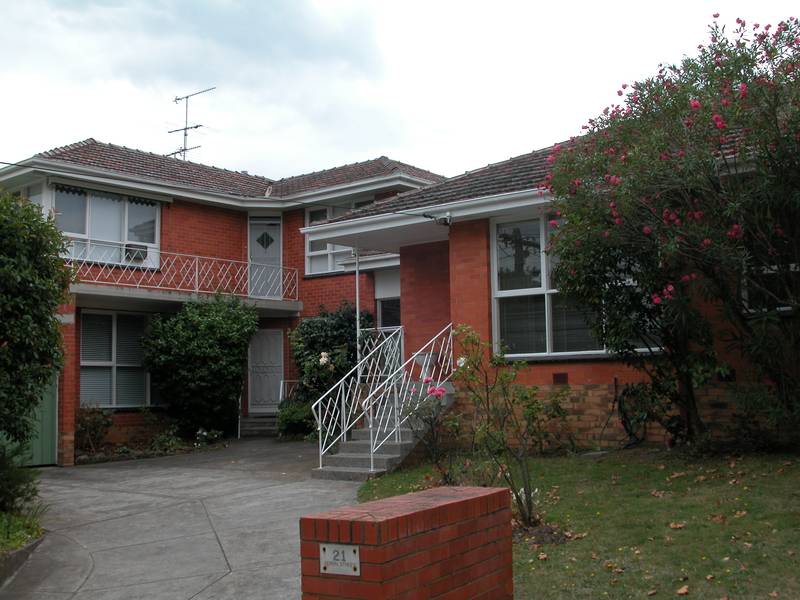 Family Home - Balwyn High School Zone Picture 2