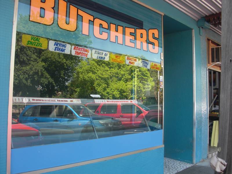 RETAIL SHOP FOR LEASE Picture 1