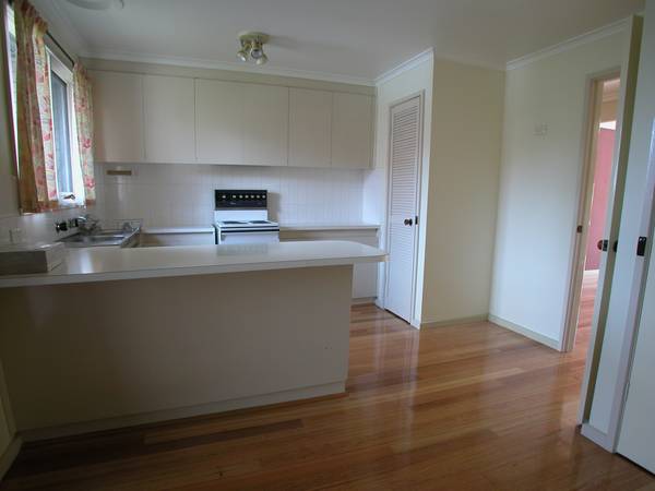 TWO BEDROOM TOWNHOUSE Picture 1