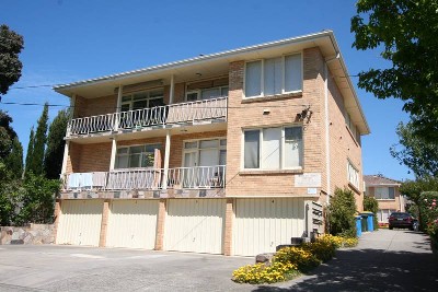 THREE BEDROOMS WITH SINGLE LOCK UP GARAGE Picture