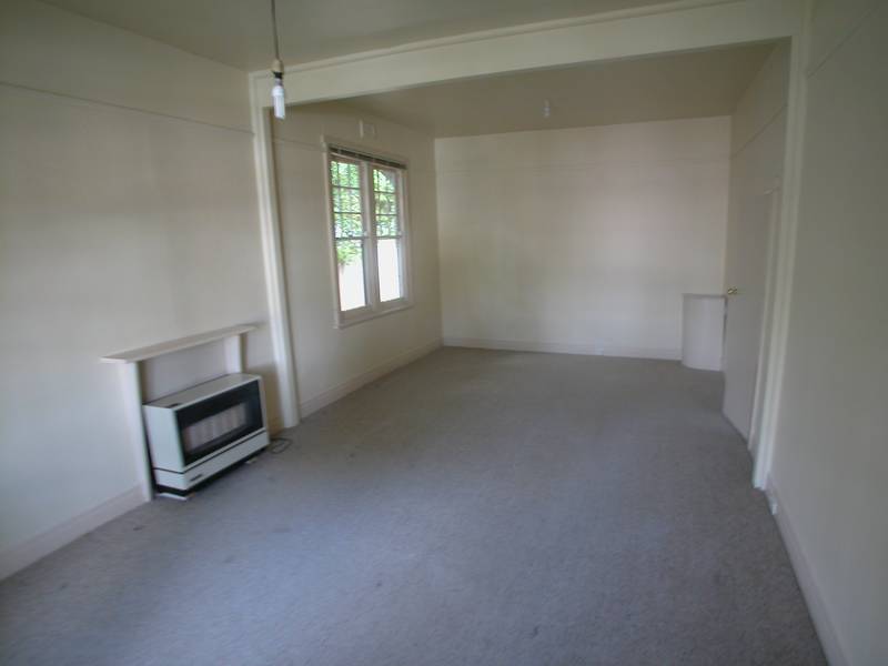 Two Bedrooms in Box Hill Picture 2
