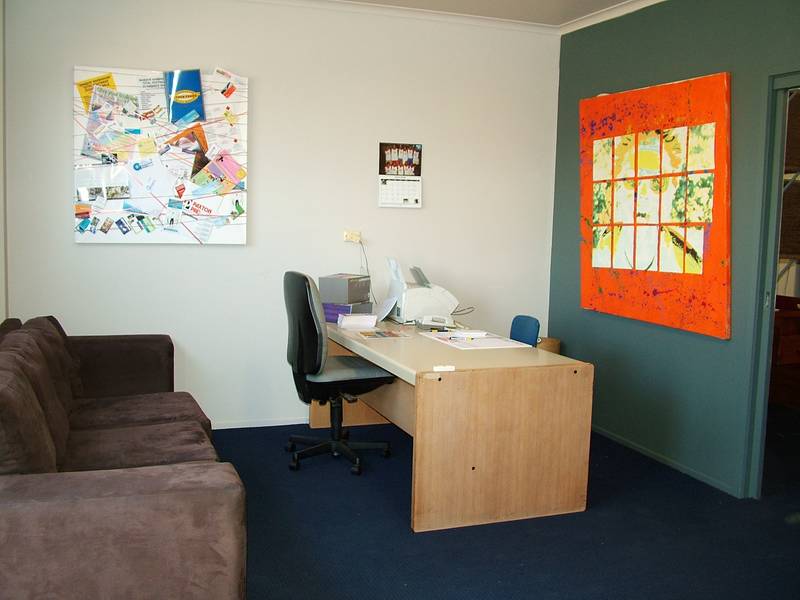 PRINTERS - A SEACHANGE OPPORTUNITY! Picture 2