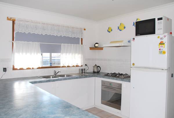 BRIGHT n BEACHY BONNY HOME Picture 2