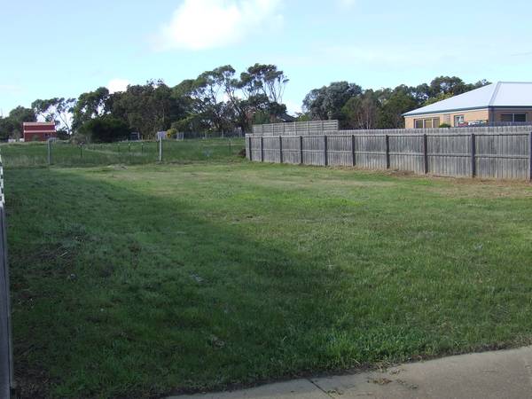 MUST BE SOLD - ALL OFFERS CONSIDERED Picture 3