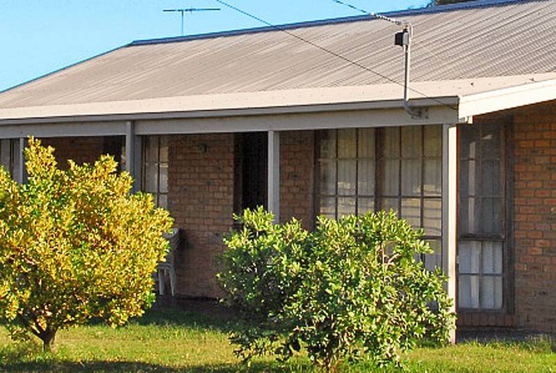 QUICK JUMP TO THE SURF Picture 2