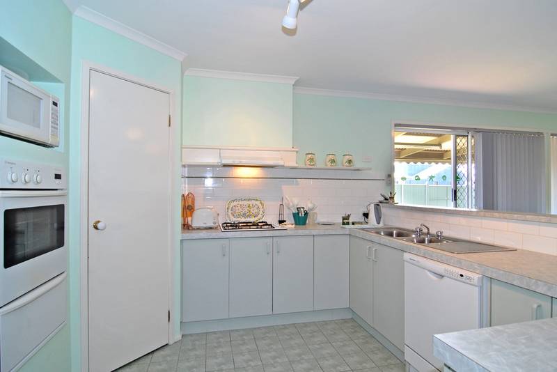 TWO BOAT RAMPS NEARBY Picture 2