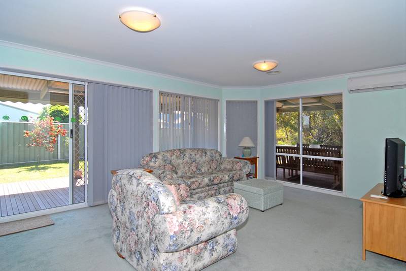 TWO BOAT RAMPS NEARBY Picture 3