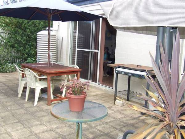 HOLIDAY AVENUE2 Picture 1