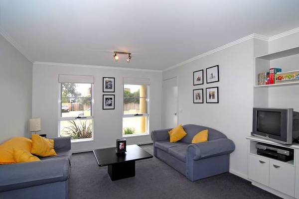 800 SQUARE METRES-STUNNING DESIGN-PERFECTION Picture 2