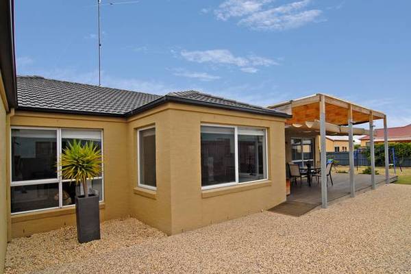 800 SQUARE METRES-STUNNING DESIGN-PERFECTION Picture 3