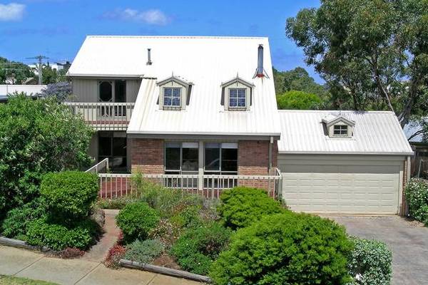 ROMANTIC DOUBLE STOREY CAPE COD Picture 2