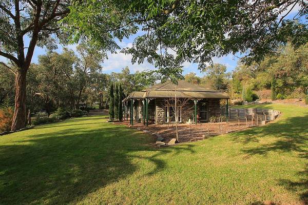 YESTERYEAR STYLING WITH TODAY'S COMFORTS Picture 2