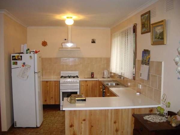 REPRESENTS EXCELLENT VALUE Picture 3