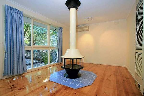 AFFORDABLE IN A QUIET LOCATION Picture 2