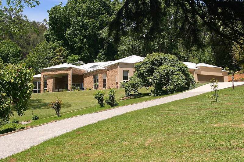 FOR LOVERS OF FINE THINGS Picture 1