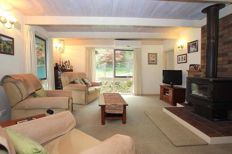 THE ULTIMATE IN EASY CARE LIVING! Picture 2