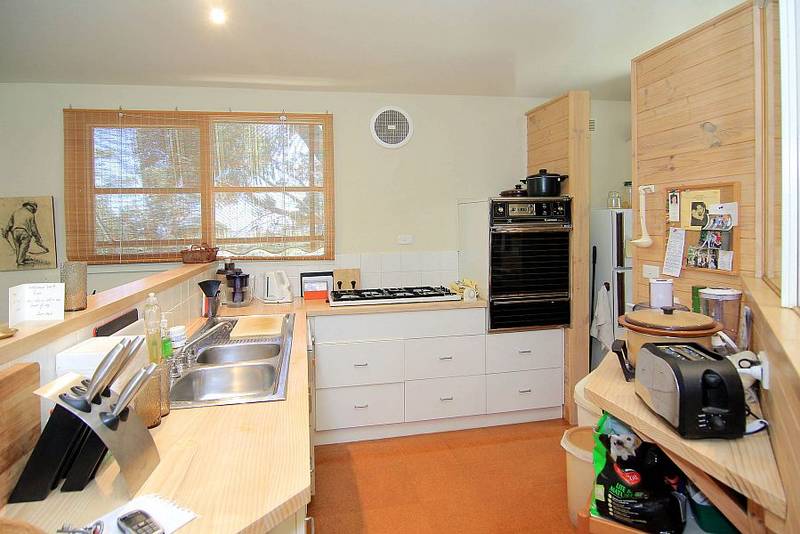 THINK OUTSIDE THE SQUARE Picture 3