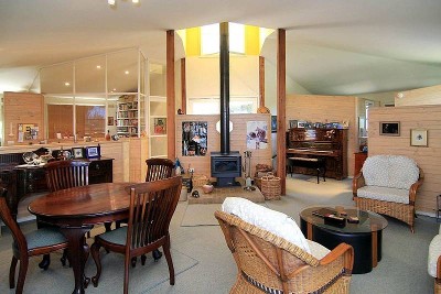 THINK OUTSIDE THE SQUARE Picture