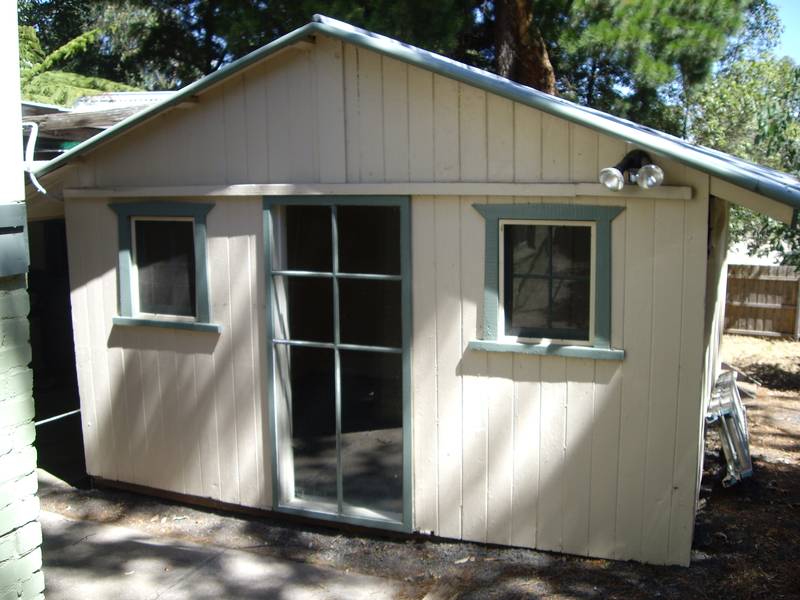 NEAT ONE BEDROOM Picture 1