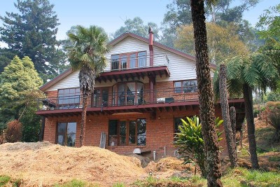 FRESH HOME WITH AN INVITING SET OF OPTIONS Picture