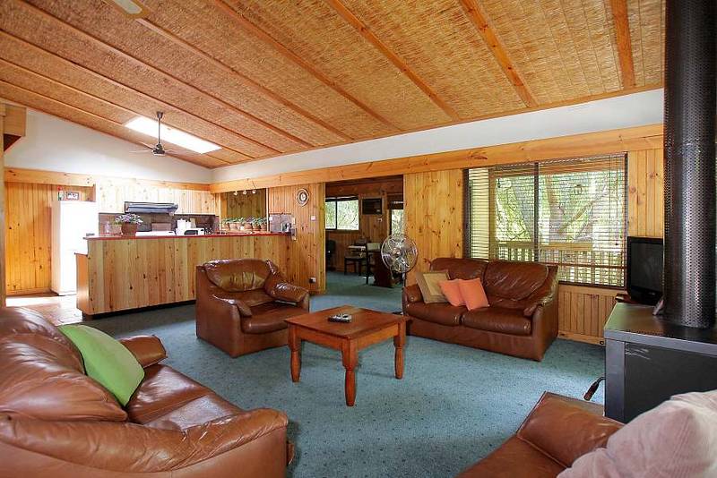 THIS ONE TICKS ALL THE 1ST HOME BUYERS' BOXES Picture 2