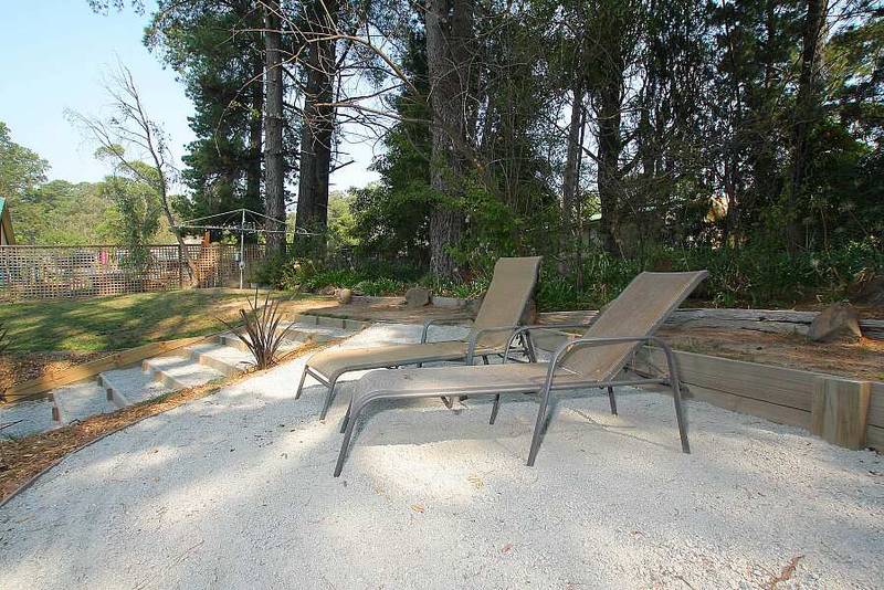 RENOVATED WITH FLAIR Picture 3