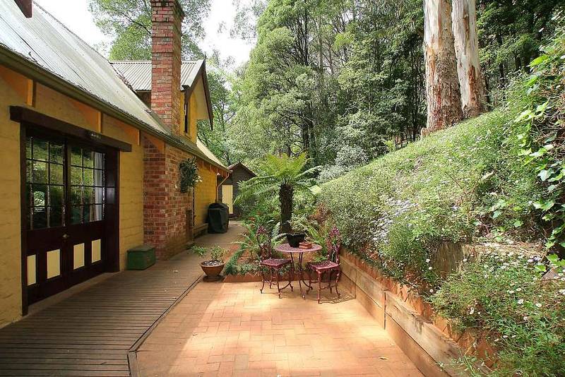 AN EXHIBITION OF MUDBRICK CHARM Picture 3