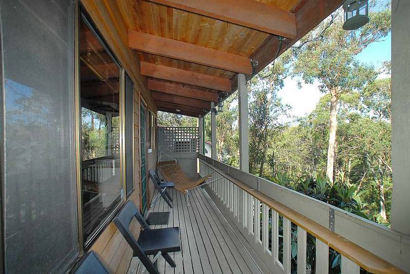 UNDER OFFER/UNDER CONTRACT Picture 3