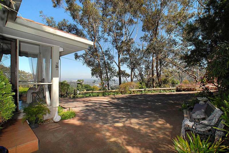 HOW'S THE MILLION DOLLAR VIEW! Picture 3