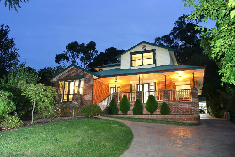 EXECUTIVE ELEGANCE Picture 1