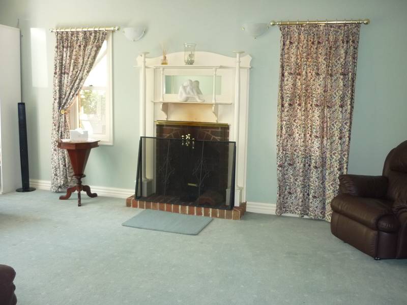 EXECUTIVE ELEGANCE Picture 3