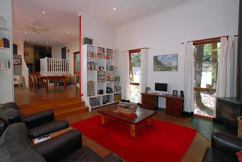 *UNDER OFFER / UNDER CONTRACT* Picture 2